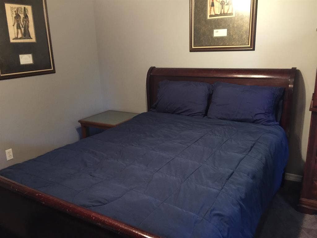 Room for rent-3BR house with pool