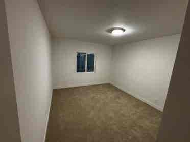 Great room w/ALL UTILITIES INCL