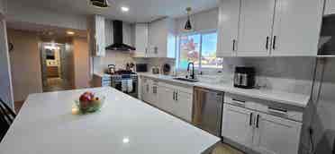 Great room w/ALL UTILITIES INCL