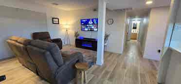 Great room w/ALL UTILITIES INCL