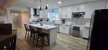 Great room w/ALL UTILITIES INCL