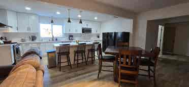 Great room w/ALL UTILITIES INCL