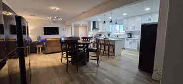 Great room w/ALL UTILITIES INCL