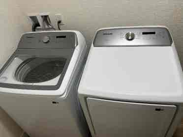 Great room w/ALL UTILITIES INCL