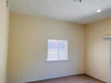 large room available in S. Redondo