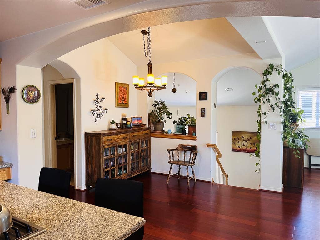 large room available in S. Redondo