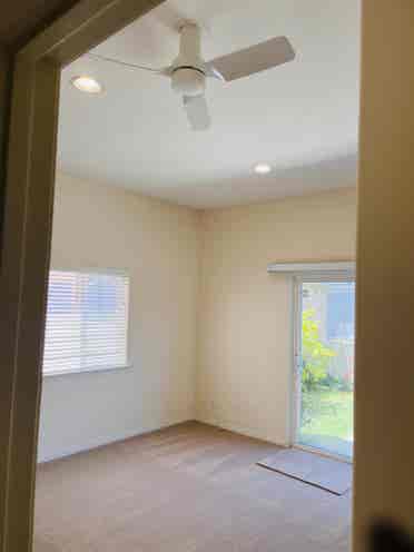 large room available in S. Redondo