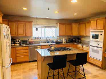 large room available in S. Redondo