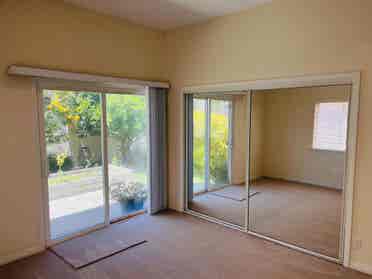 large room available in S. Redondo