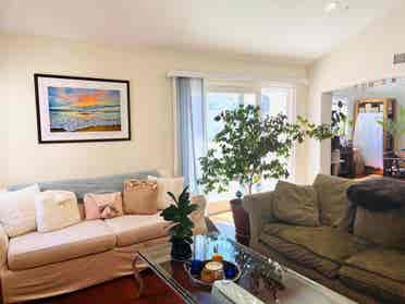 large room available in S. Redondo