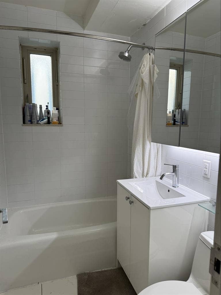 Room for rent in East Village