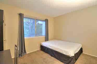 Furnished Private Bedroom (Fresno)