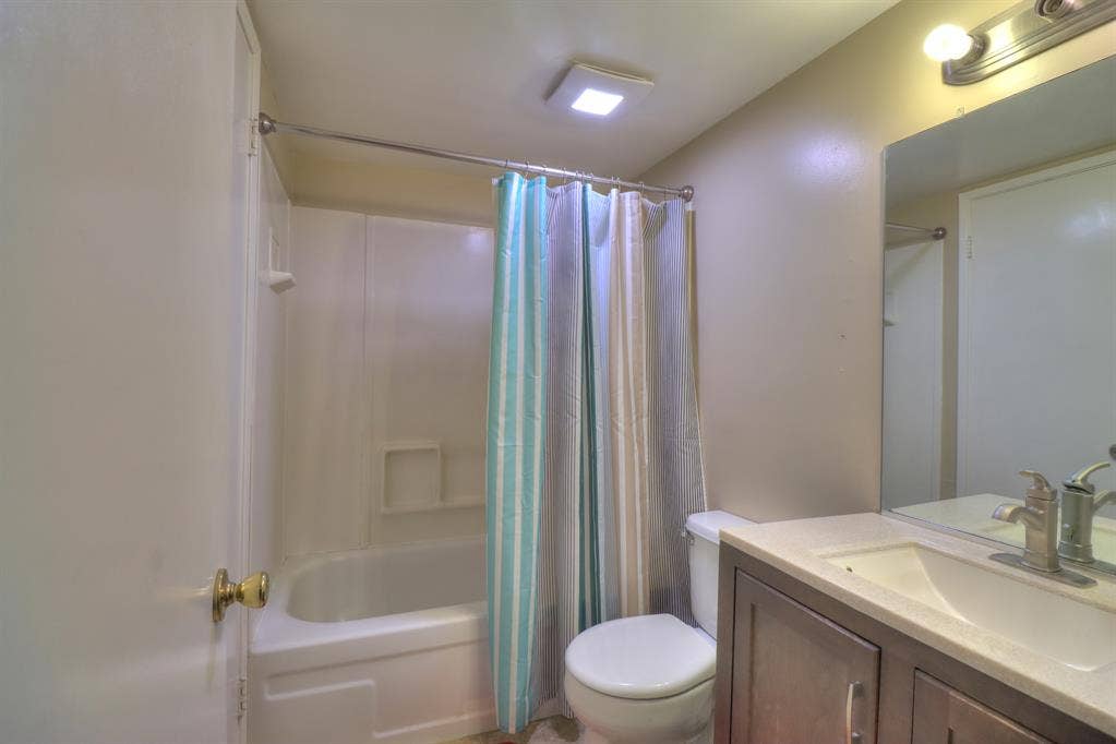 Furnished Private Bedroom (Fresno)
