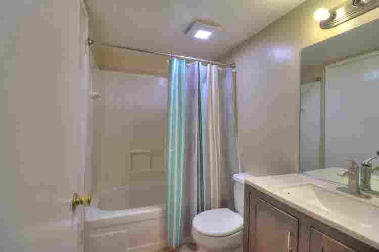 Furnished Private Bedroom (Fresno)