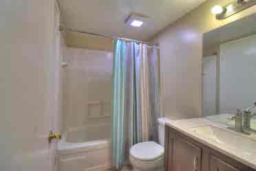 Furnished Private Bedroom (Fresno)