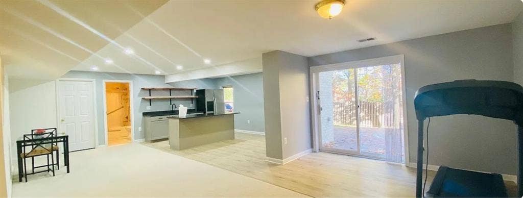 Looking for a roommate!