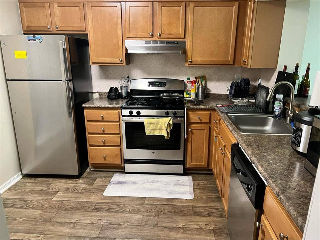 Looking for a roommate