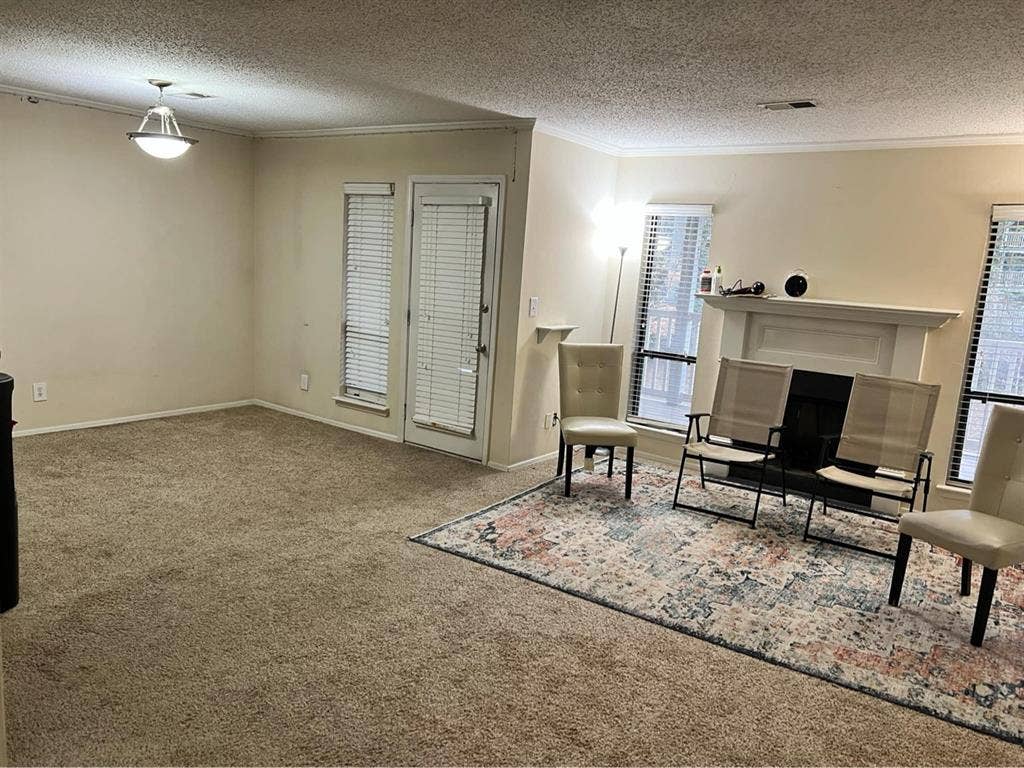 Looking for a roommate