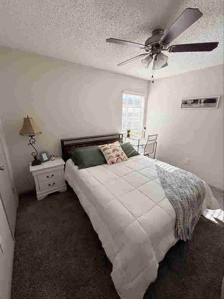 ROOM AVAILABLE NOW