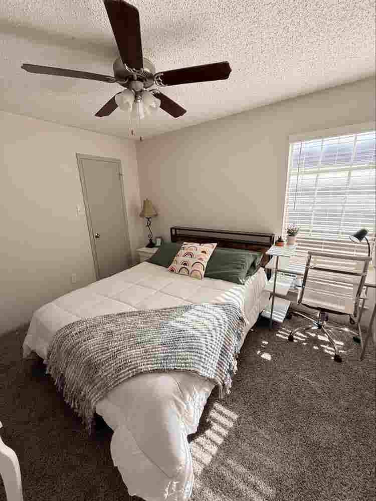 ROOM AVAILABLE NOW
