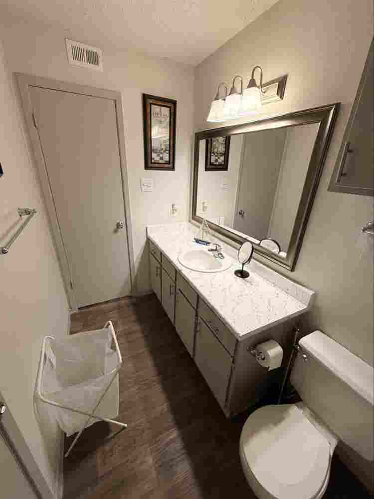 ROOM AVAILABLE NOW