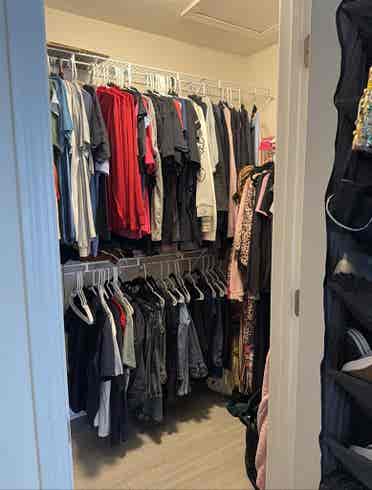 ROOM FOR RENT *PRIVATE BATHROOM*
