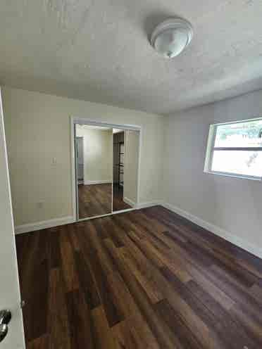 $ 🛏️ ROOM FOR RENT –  ft