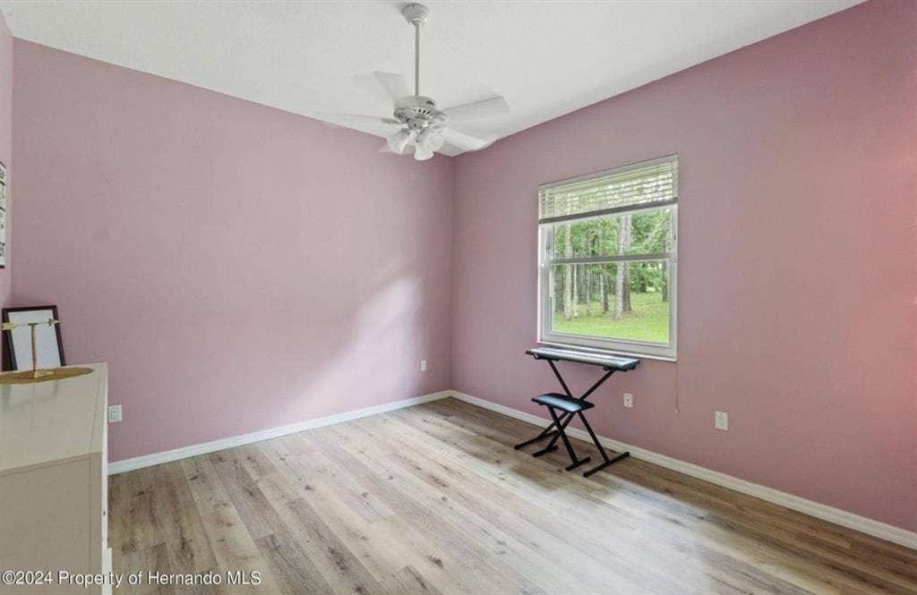 2 rooms shared bathroom
