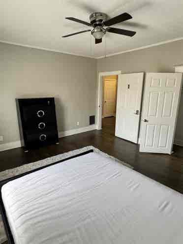 2 Newly Modeled Rooms Near Midtown