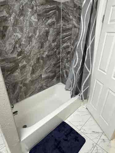 2 Newly Modeled Rooms Near Midtown