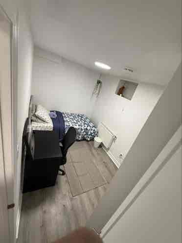Room in rent available ASAP