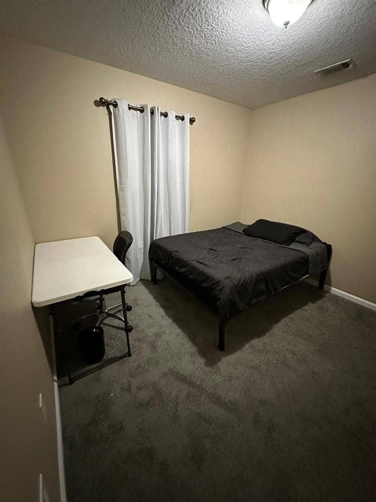 Room for Rent in Wood of Ortega