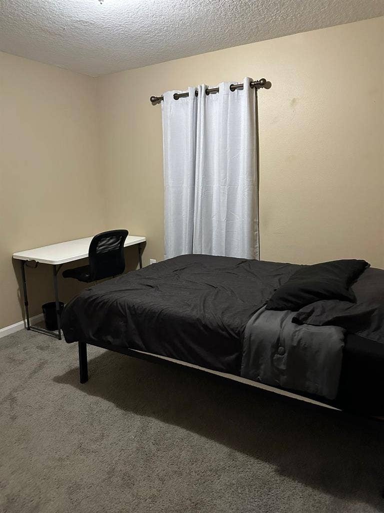 Room for Rent in Wood of Ortega