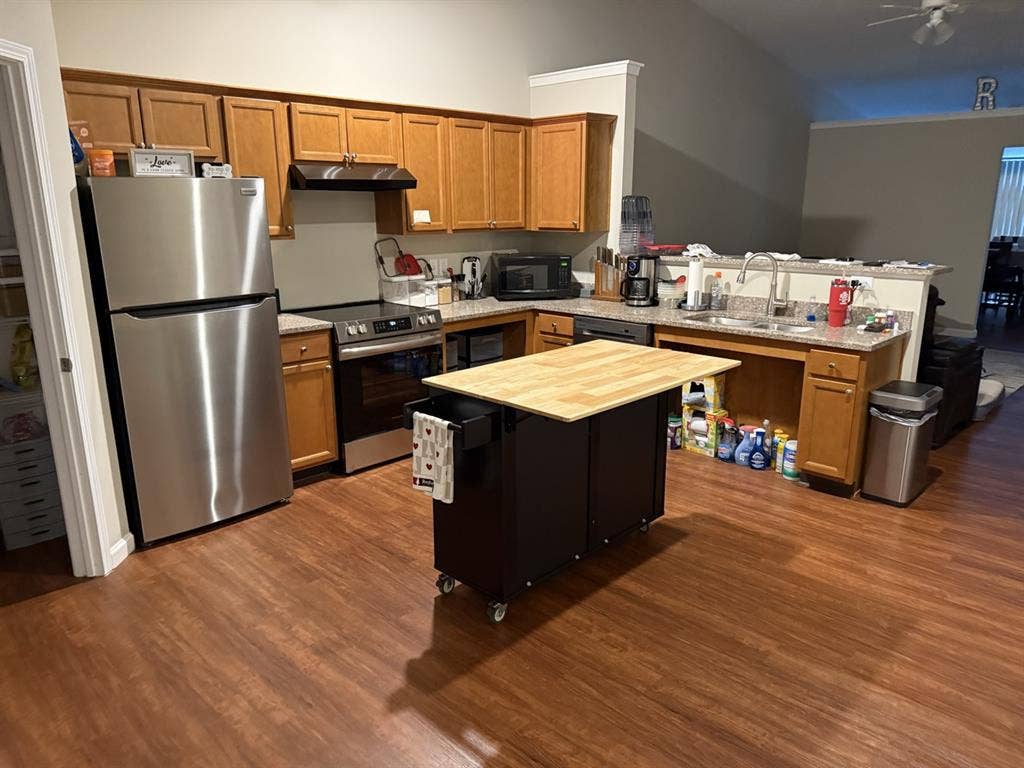 Roommate wanted