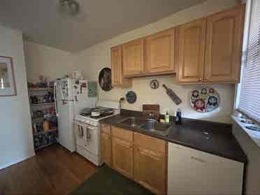 Ravenswood room available August 1