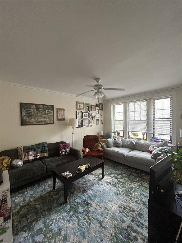 Ravenswood room available August 1