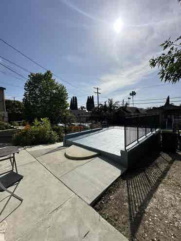 Bedroom w/shared bath in Echo Park