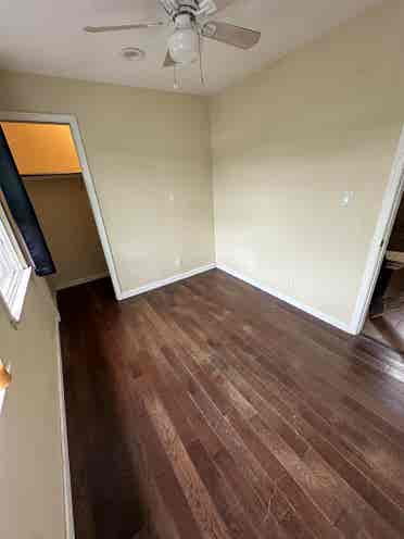 Medium sz room in Echo Park
