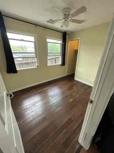 Medium sz room in Echo Park