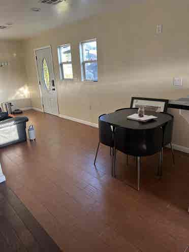 Bedroom w/shared bath in Echo Park