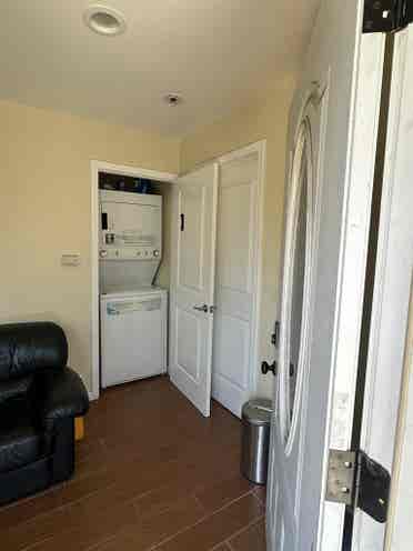 Medium sz room in Echo Park