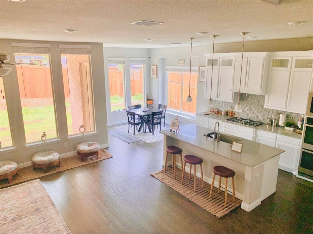 Fully furnished private room w bath