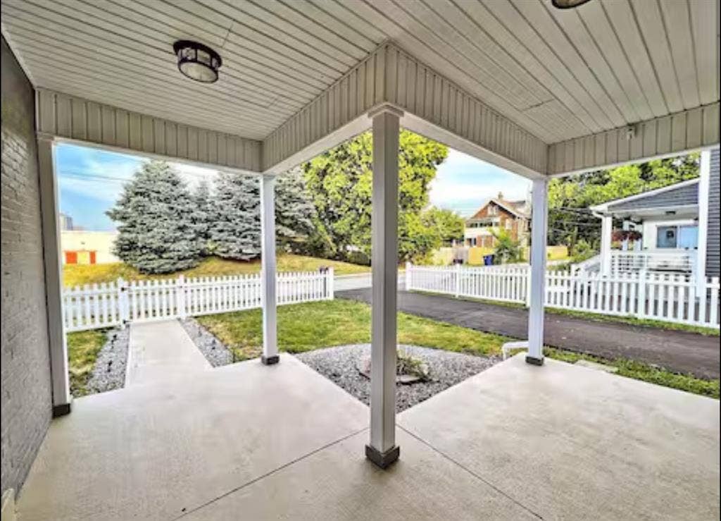 Rooms for rent / House for rent