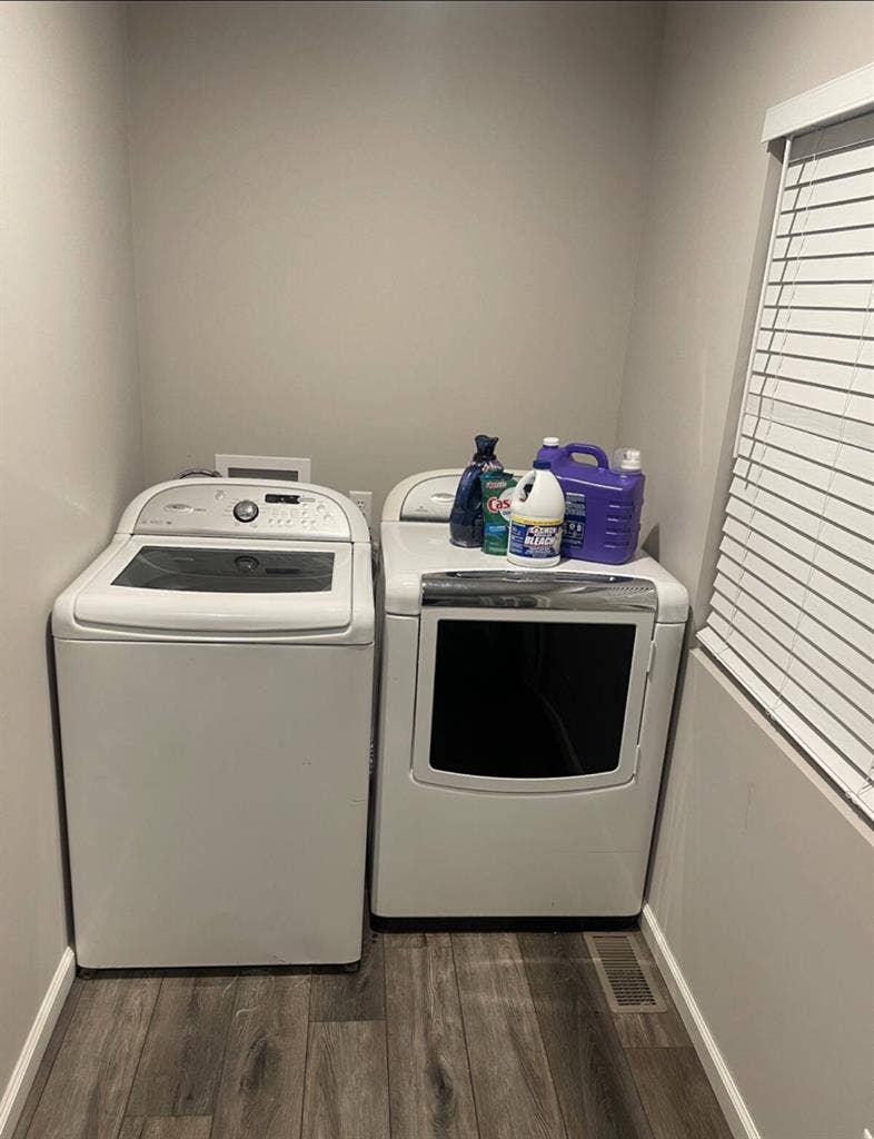 Rooms for rent / House for rent