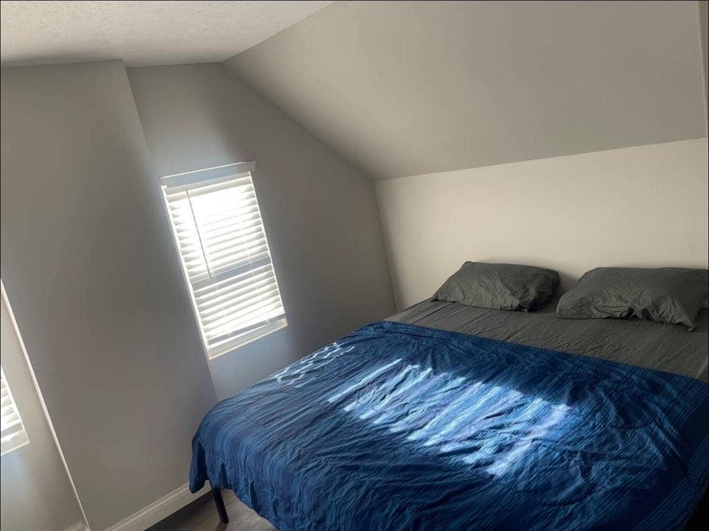Rooms for rent / House for rent