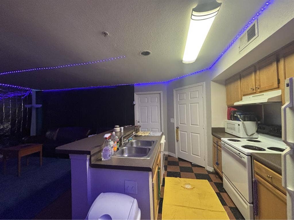 Private room and bathroom sublease