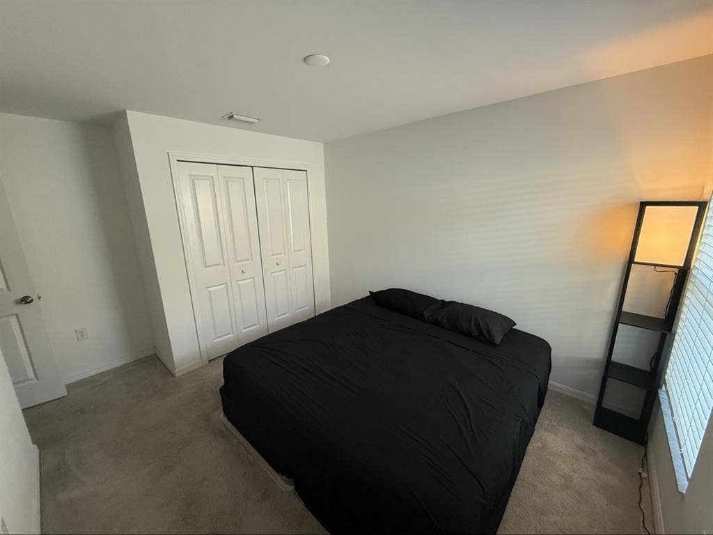 Room For Rent