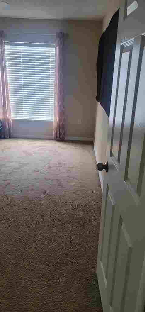 Room available for rent on Westside