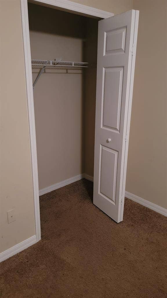 Room available for rent on Westside