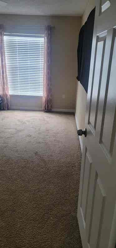 Room available for rent on Westside